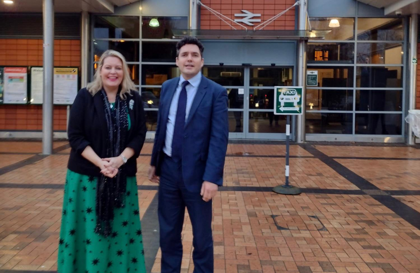 Mims Davies MP welcomes Minister for Rail to East Grinstead