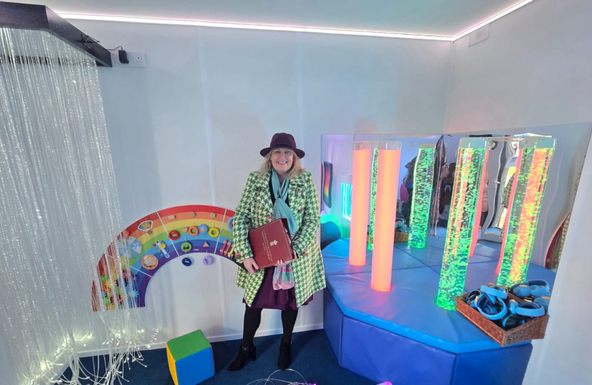 Mims Davies MP opens first ever Sensory Room at Ascot Racecourse
