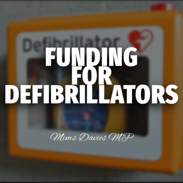Mims Davies MP announces local community organisations to apply for funding for a lifesaving defibrillator