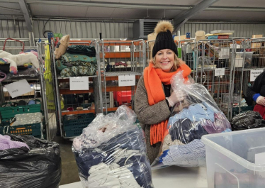 Mims Davies MP Thrilled to Volunteer at St Peter & St James Distribution Centre
